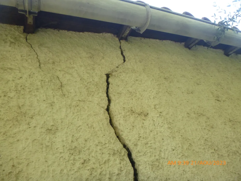 Fissure marquée sur mur